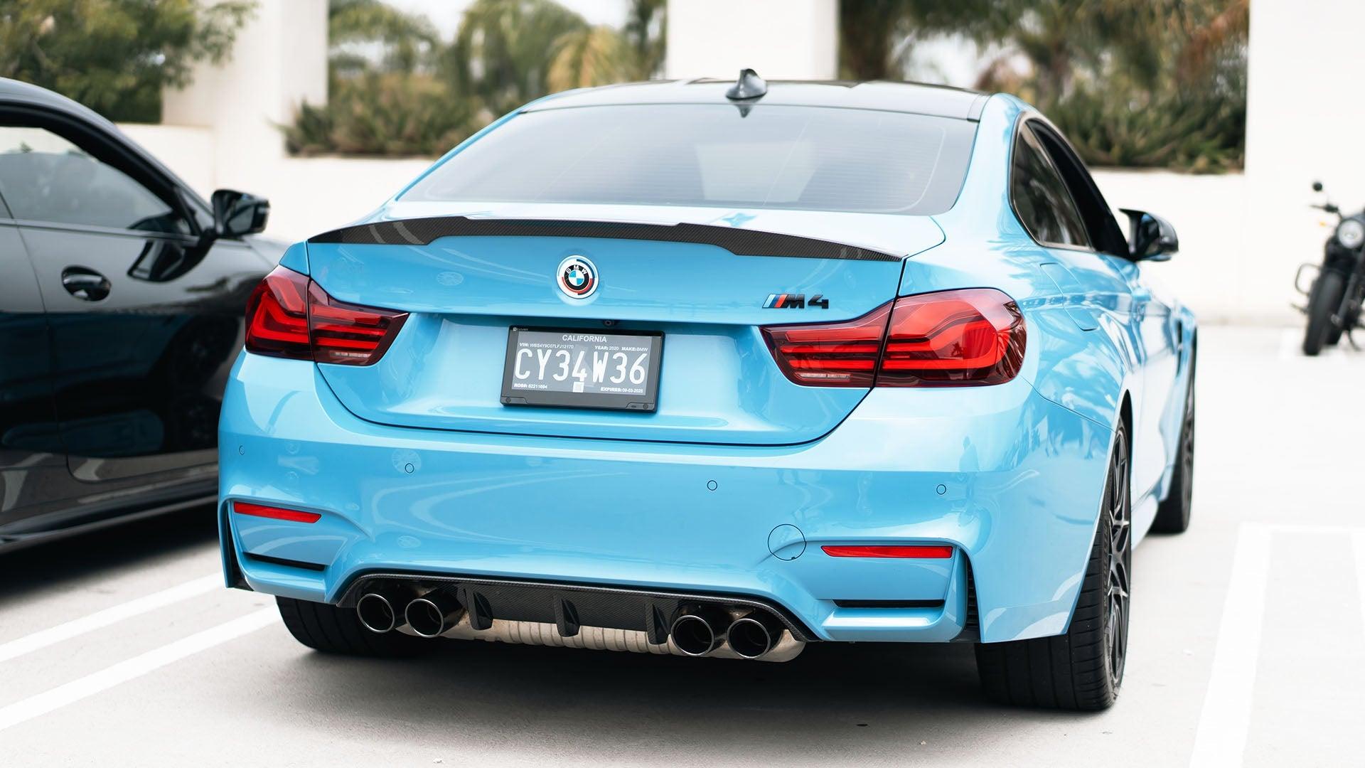 BMW M4 with a Reviver RPlate on the rear